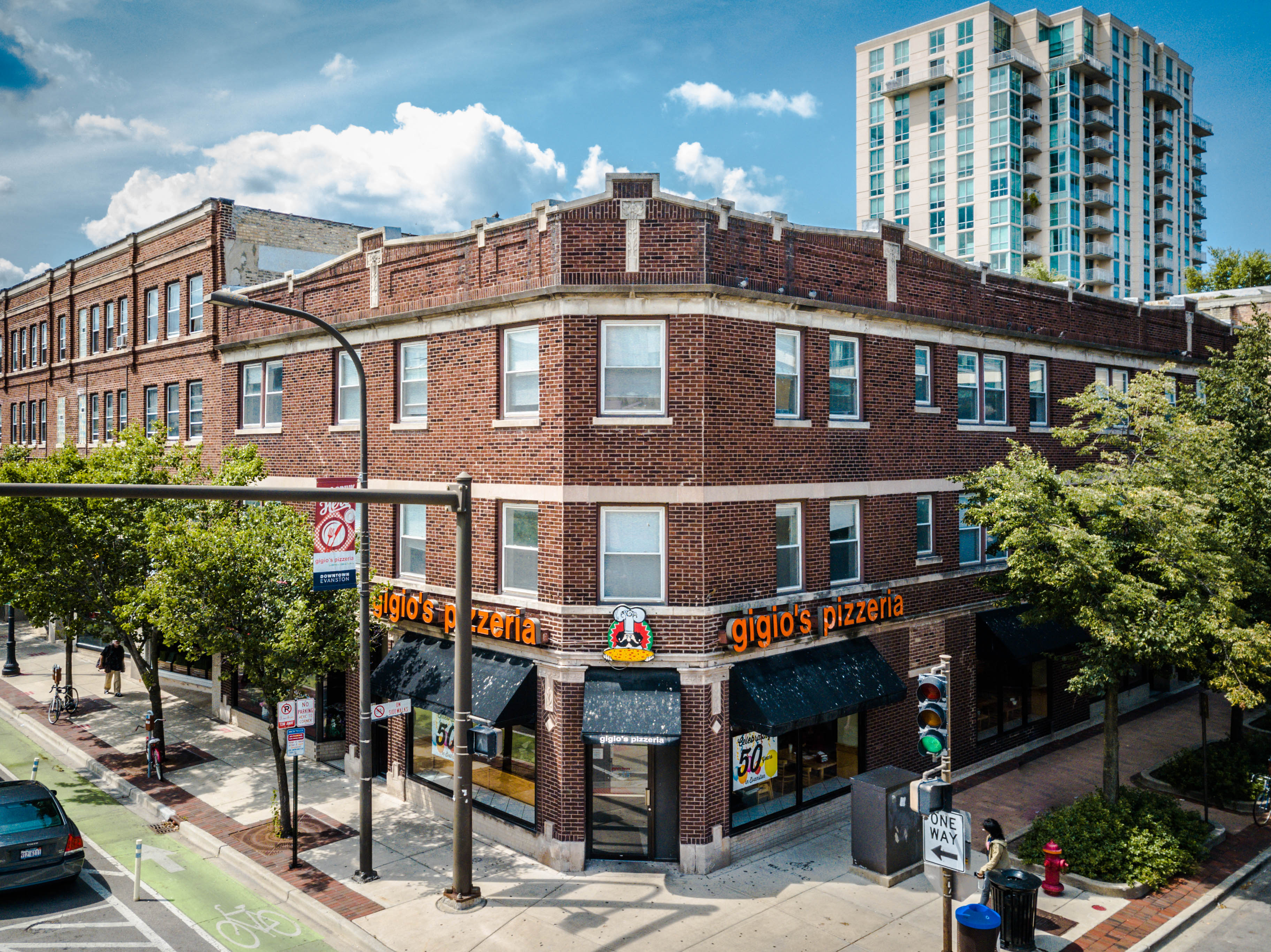 1001 Davis Apartments